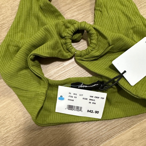 Olivaceous Halter O-Ring Crop Top - Picture 3 of 3